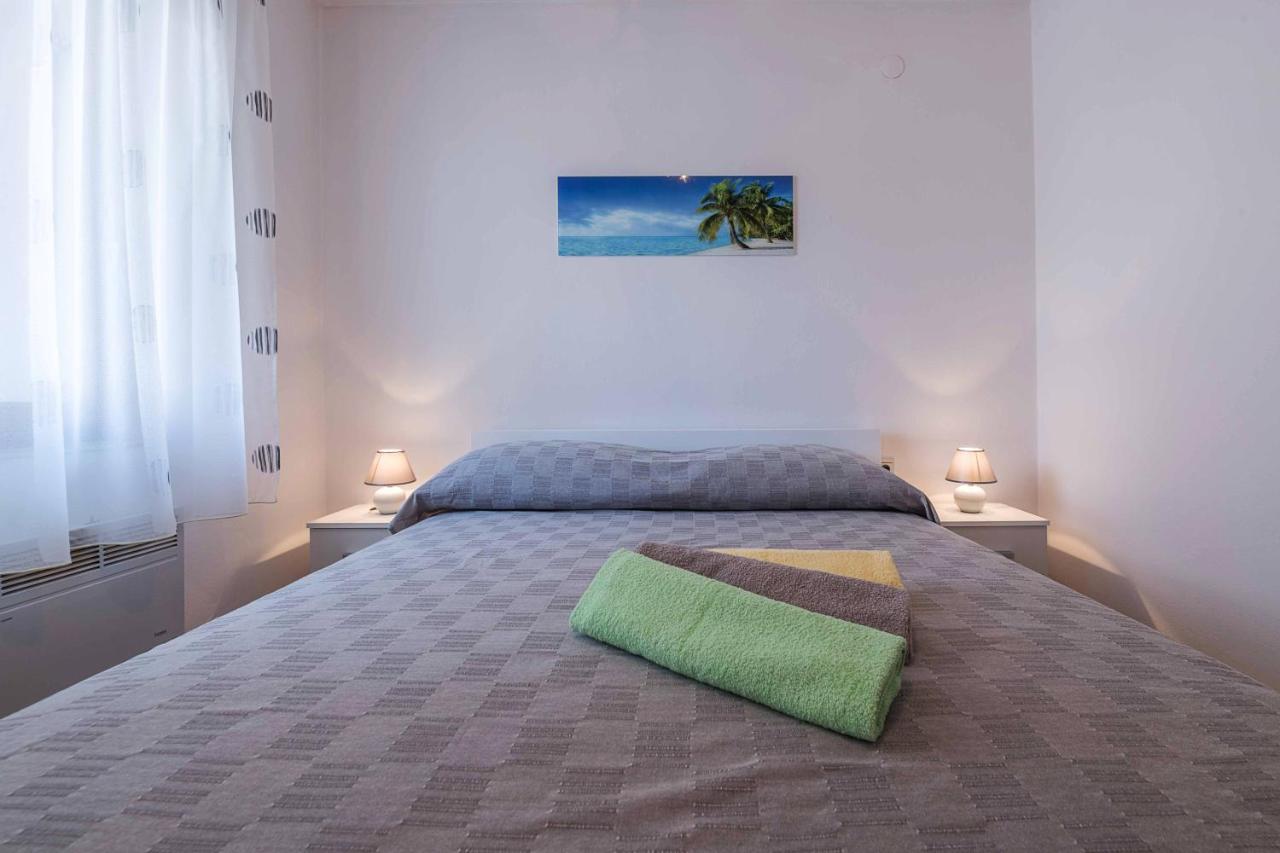 Apartment Dendy Pula Buitenkant foto